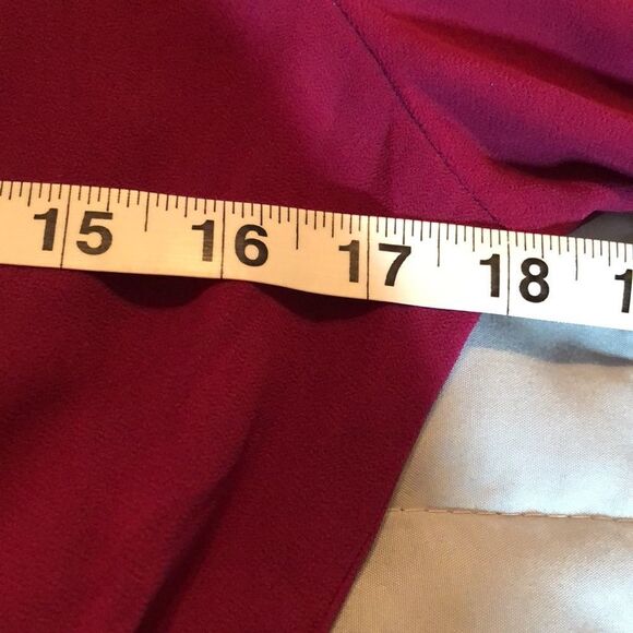 Forever 21 Dark Fuchsia Dress, Elasticized Cuffs. Good work dress. - Picture 9 of 11